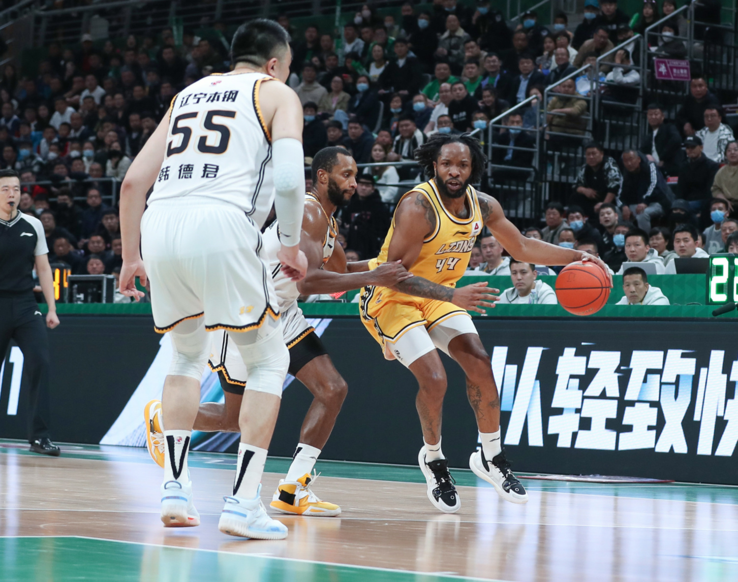 骑士力克辽宁队,库里状态火热 骑士力克辽宁队,库里状态火热