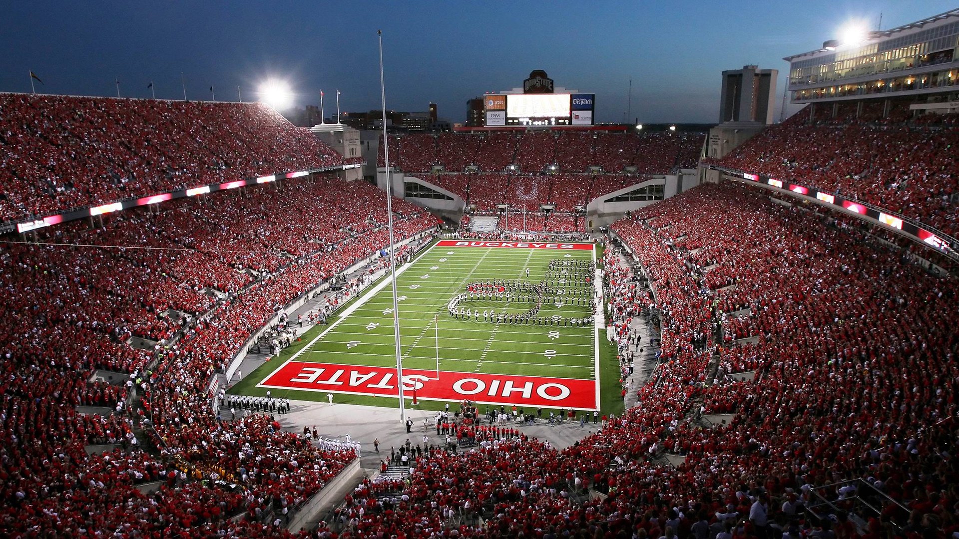 当库里在圣西罗投进制胜球,体育叙事如何统治我们的夜晚