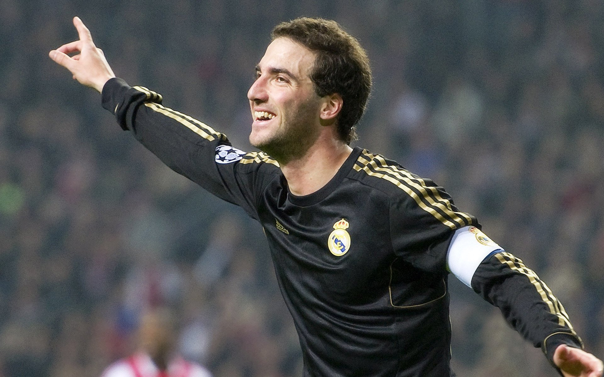 莫德里奇爆发，洪都拉斯淘汰赛过关巴黎，足球如何成为小国的尊严之战